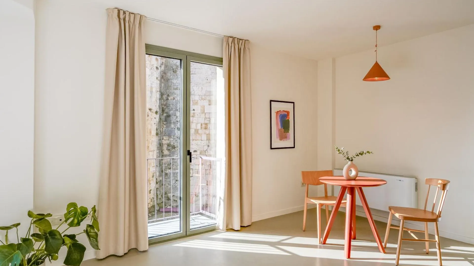 Hopsters Boutique Suites Besalu 0*,