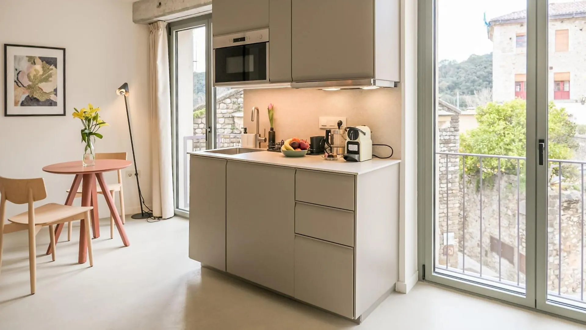 Hopsters Boutique Suites Besalu 0*,