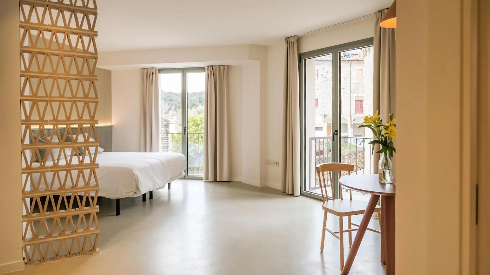 Hopsters Boutique Suites Besalu 0*,