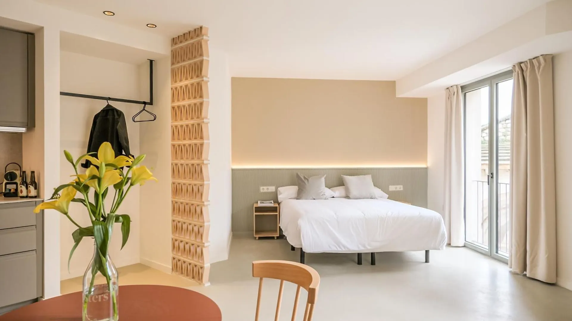Hopsters Boutique Suites Besalu 0*,
