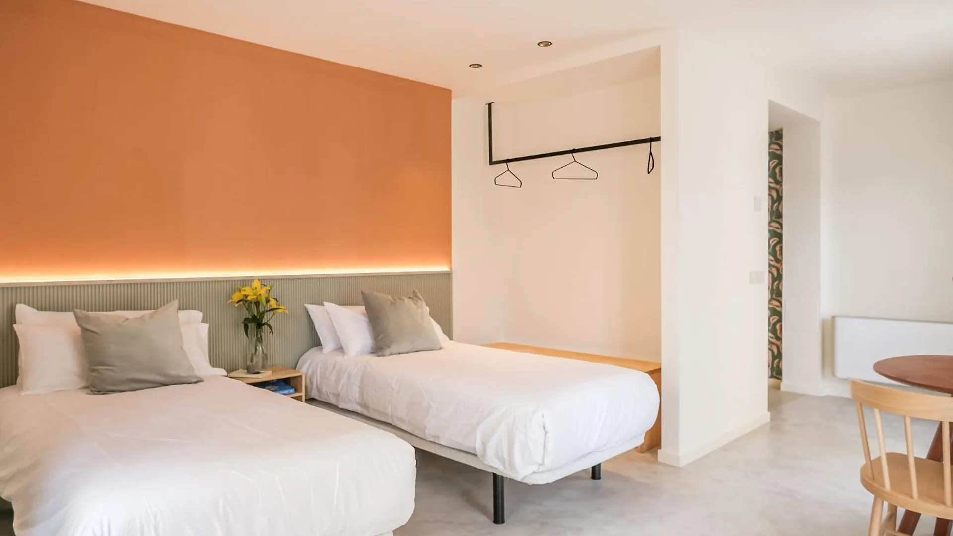 Hopsters Boutique Suites Besalu 0*,